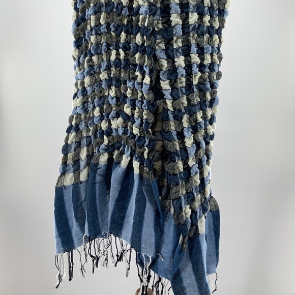 Wool blend wrap scarf - Picture 3 of 3